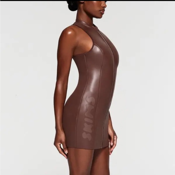 SKIMS Other - 🤎SKIMS RUBBERIZED SCUBA SWIM MOCK NECK DRESS COVERUP COCOA XS